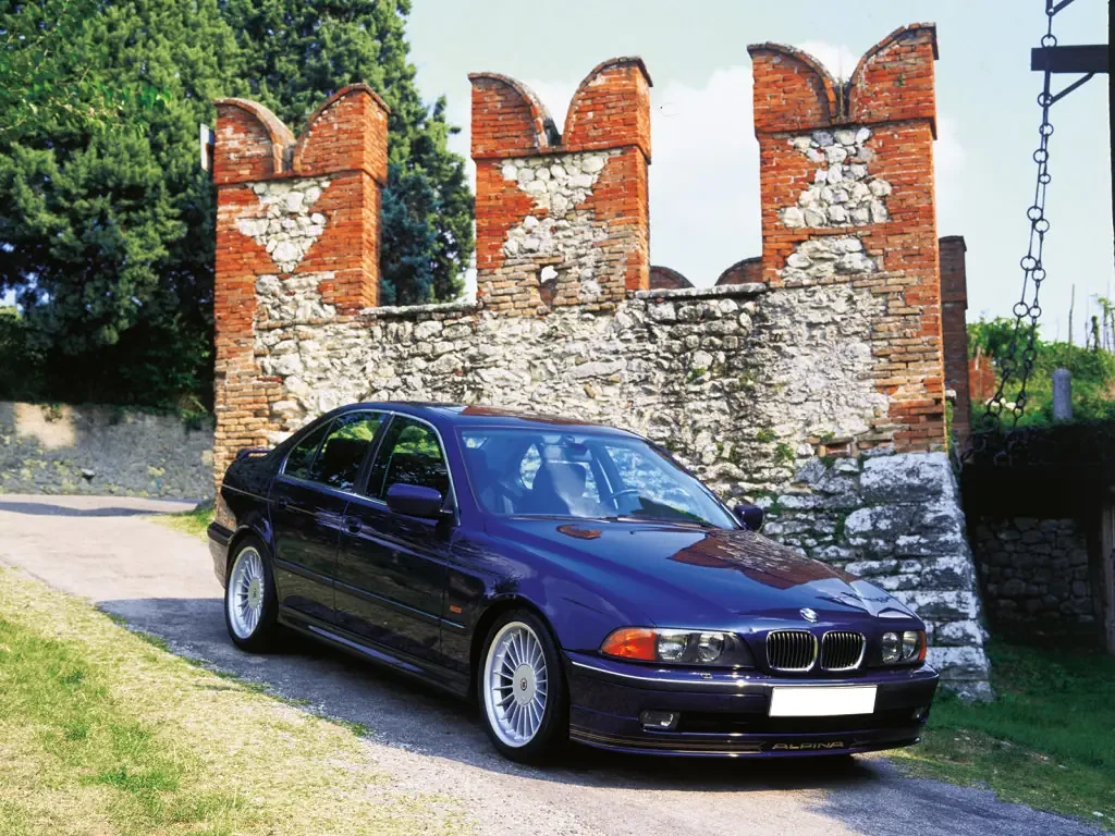 Фото Alpina D10 (2003) — вид сбоку, фото 4. Профиль: длина кузова, линия крыши и посадка на колёсах Alpina D10 (2003) — вид сбоку, фото 4