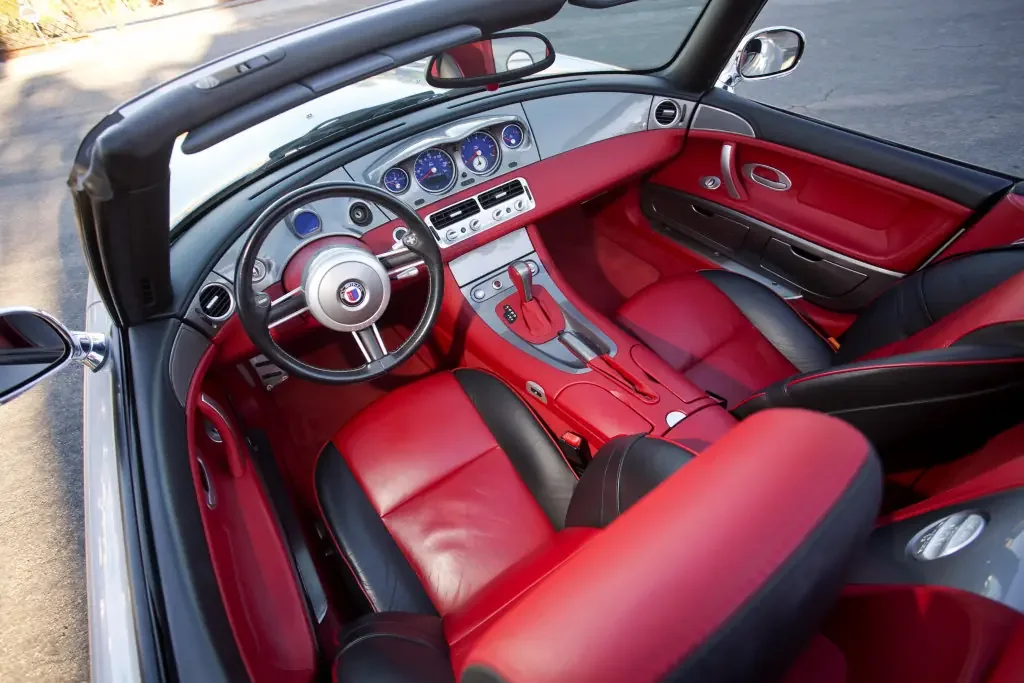 Фото Alpina Roadster (2003) — интерьер. Общий план салона: панель, консоль и передние кресла Alpina Roadster (2003) — интерьер