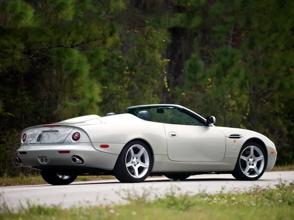 Фото Aston Martin AR1 (2003) — внешний вид, фото 3. Кузов снаружи: пропорции и линии Aston Martin AR1 (2003) — внешний вид, фото 3