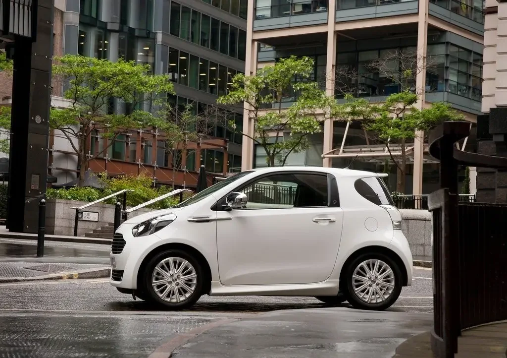 Aston Martin Cygnet (2013) — вид сбоку, фото 2