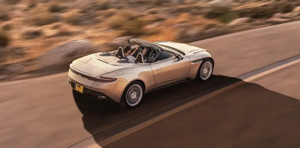 Aston Martin DB11 (2023) — внешний вид, фото 2