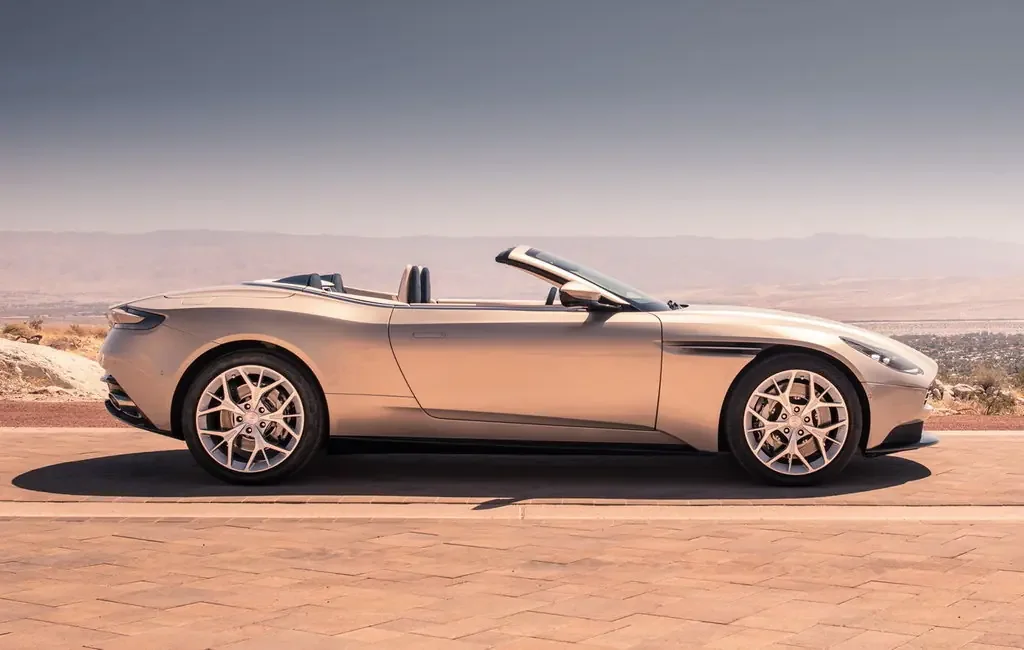 Aston Martin DB11