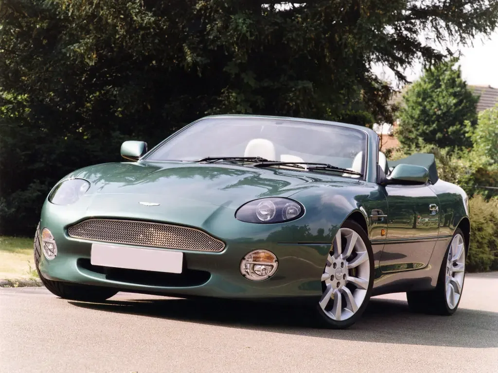 Фото Aston Martin DB7 (2003) — внешний вид, фото 4. Общий вид машины снаружи Aston Martin DB7 (2003) — внешний вид, фото 4