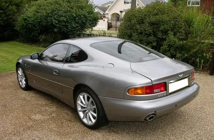 Фото Aston Martin DB7 (2003) — внешний вид, фото 8. Общий вид машины снаружи Aston Martin DB7 (2003) — внешний вид, фото 8