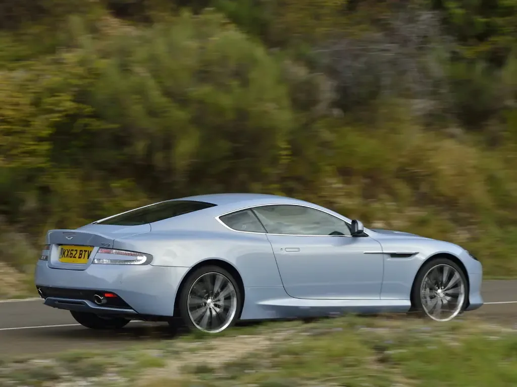 Фото Aston Martin DB9 (2016) — внешний вид, фото 7. Кузов снаружи: пропорции и линии Aston Martin DB9 (2016) — внешний вид, фото 7
