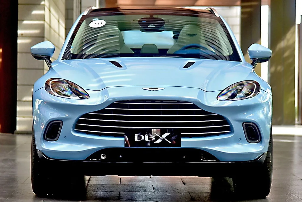 Aston Martin DBX
