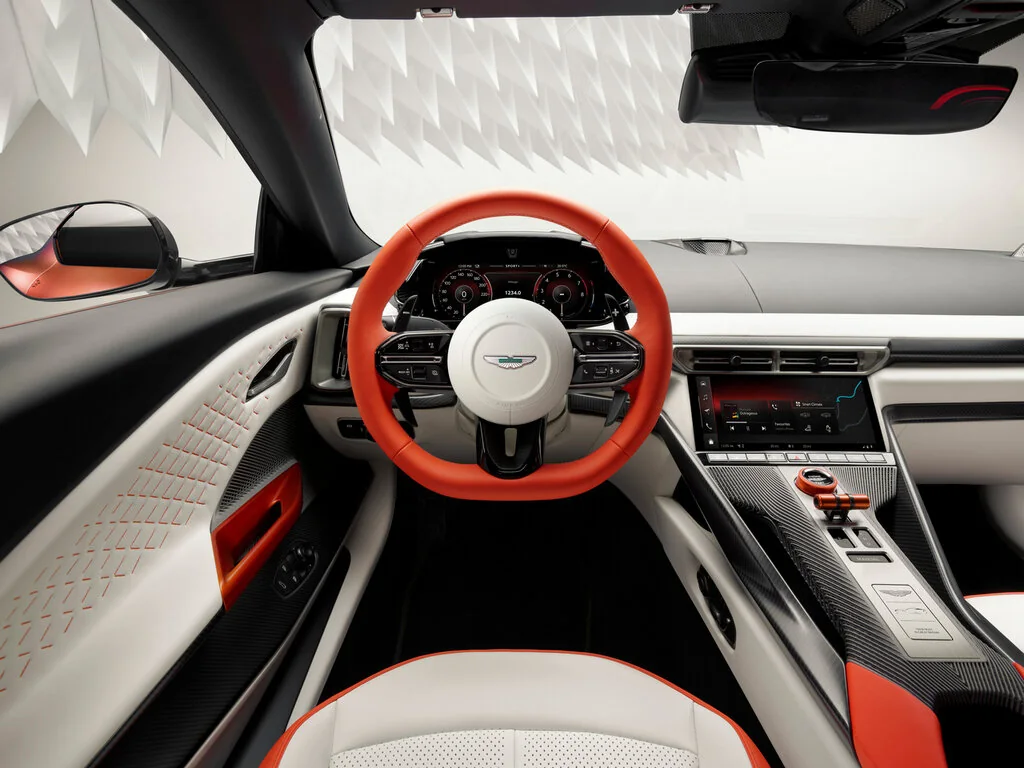 Фото Aston Martin Valen (2026) — передняя панель. Архитектура передней панели: экраны, дефлекторы и отделка Aston Martin Valen (2026) — передняя панель