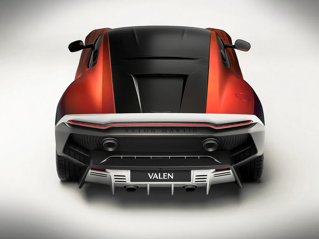 Фото Aston Martin Valen (2026) — вид сзади, фото 4. Корма: рисунок фонарей, бампер и оформление пятой двери Aston Martin Valen (2026) — вид сзади, фото 4