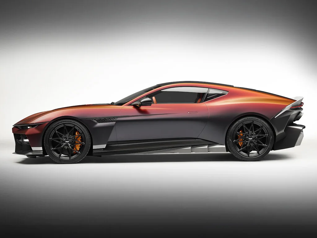 Фото Aston Martin Valen (2026) — вид сбоку, фото 2. Вид сбоку целиком: колёсная база и размер арок Aston Martin Valen (2026) — вид сбоку, фото 2