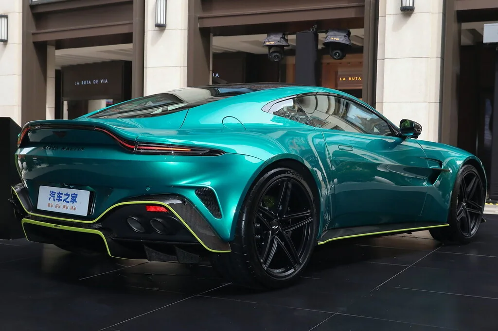 Aston Martin Vantage (2024) — внешний вид, фото 3