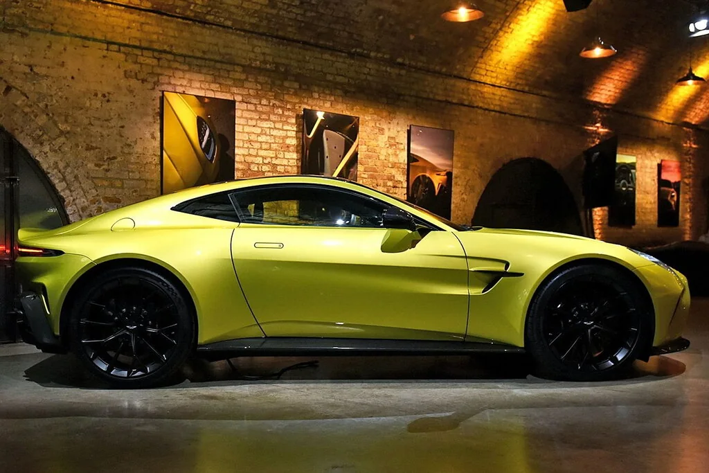 Aston Martin Vantage