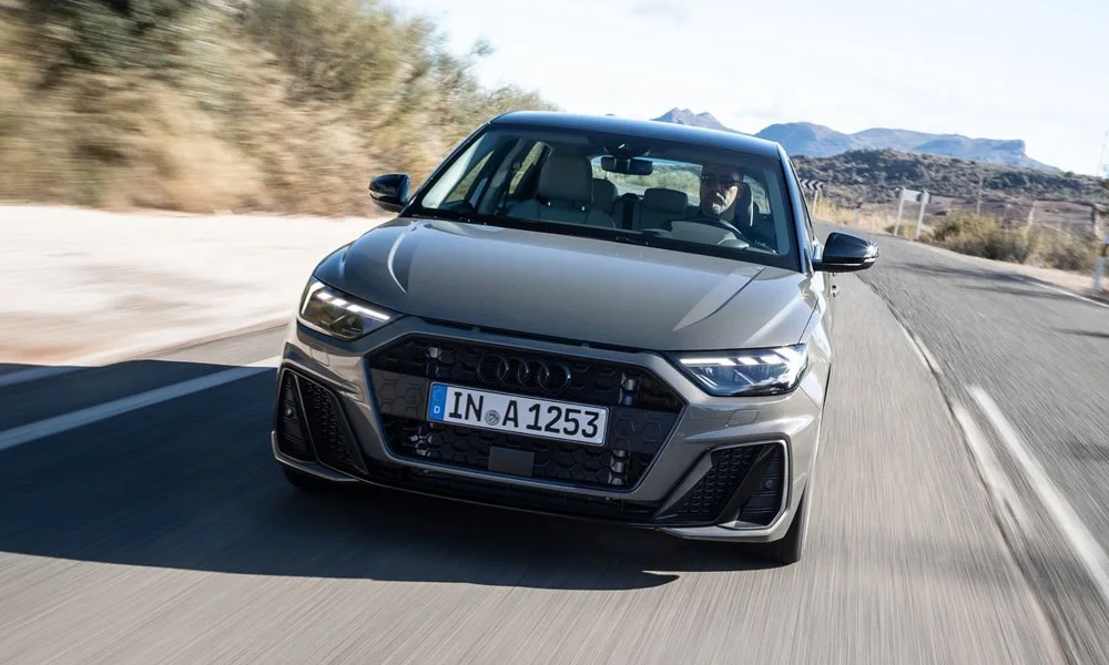 Фото Audi A1 Sportback — вид спереди, фото 5. Оптика, решётка и бампер — первое впечатление о модели Audi A1 Sportback — вид спереди, фото 5