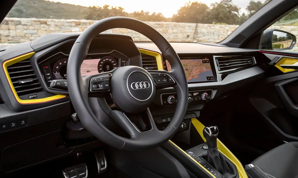 Фото Audi A1 Sportback — приборная панель, фото 2. Экран приборов за рулём — вся ходовая информация перед глазами Audi A1 Sportback — приборная панель, фото 2