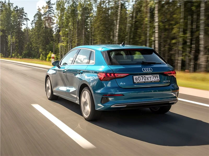 Audi A3 2016-2020 — вид сзади