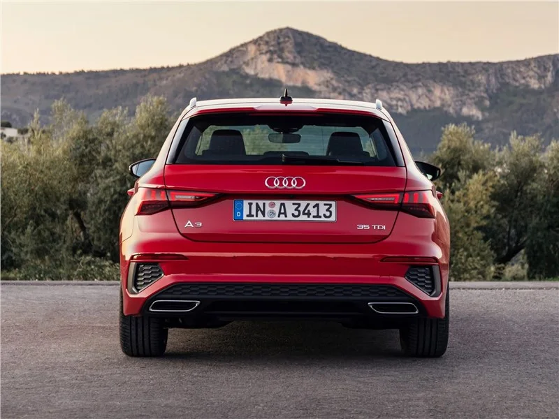 Audi A3 2016-2020: вид сзади. Audi A3 2016-2020 — вид сзади