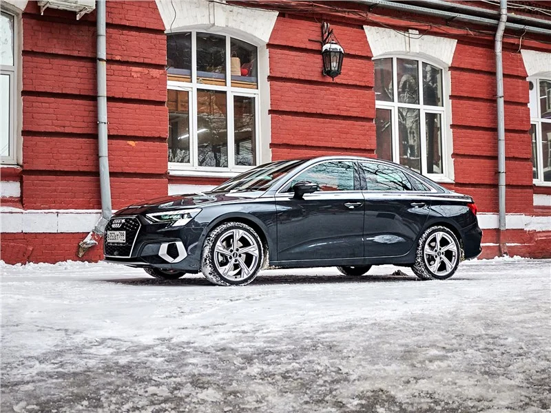 Audi A3 2016-2020 — вид сбоку