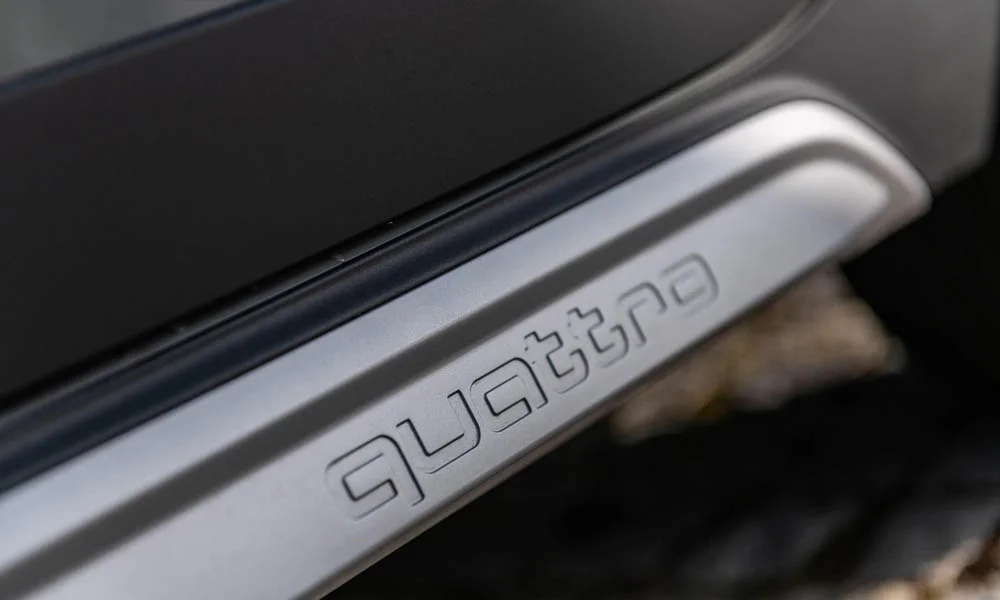 Фото Audi A4 allroad quattro — деталь кузова. Элемент экстерьера вблизи — на таких деталях видна культура сборки Audi A4 allroad quattro — деталь кузова