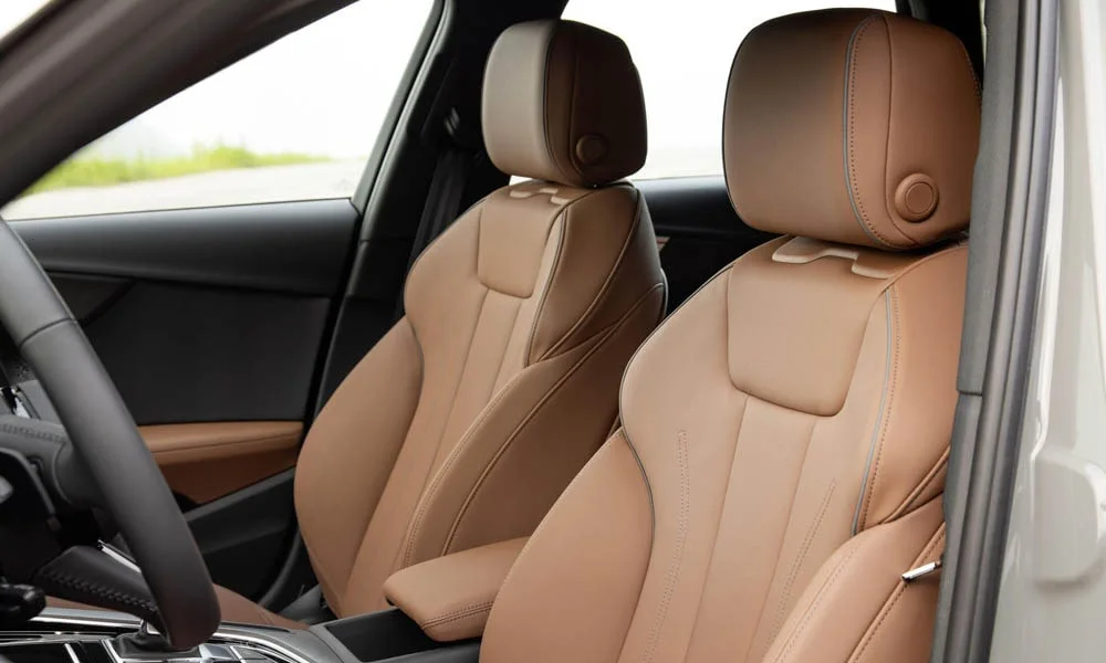 Фото Audi A4 allroad quattro — передние сиденья. Передние кресла в гладкой коже Audi A4 allroad quattro — передние сиденья