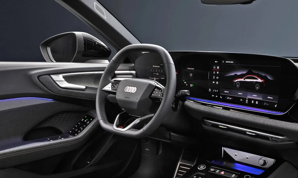 Фото Audi A5 Sportback — приборная панель. Скорость, запас хода и подсказки ассистентов перед глазами Audi A5 Sportback — приборная панель