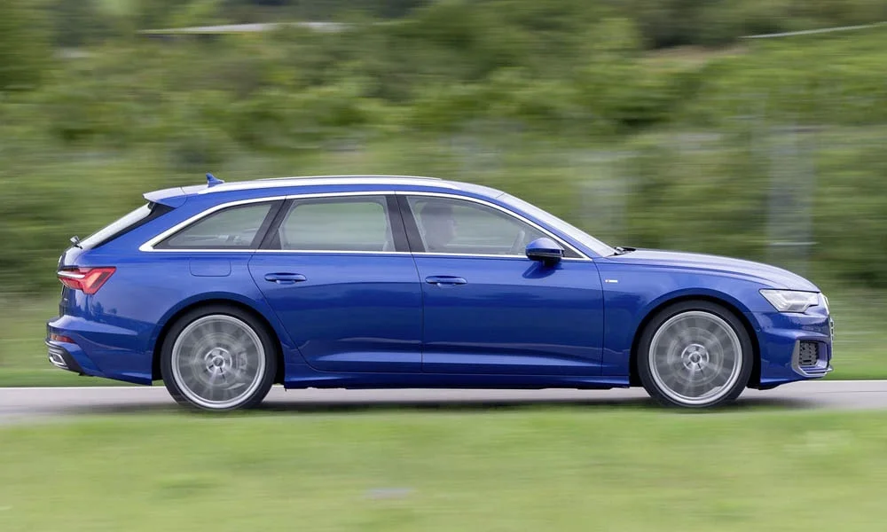 Фото Audi A6 Avant — вид сбоку, фото 2. Профиль в синем цвете: соотношение колёсной базы и свесов. Длинная база — простор второго ряда; короткие свесы упрощают парковку Audi A6 Avant — вид сбоку, фото 2