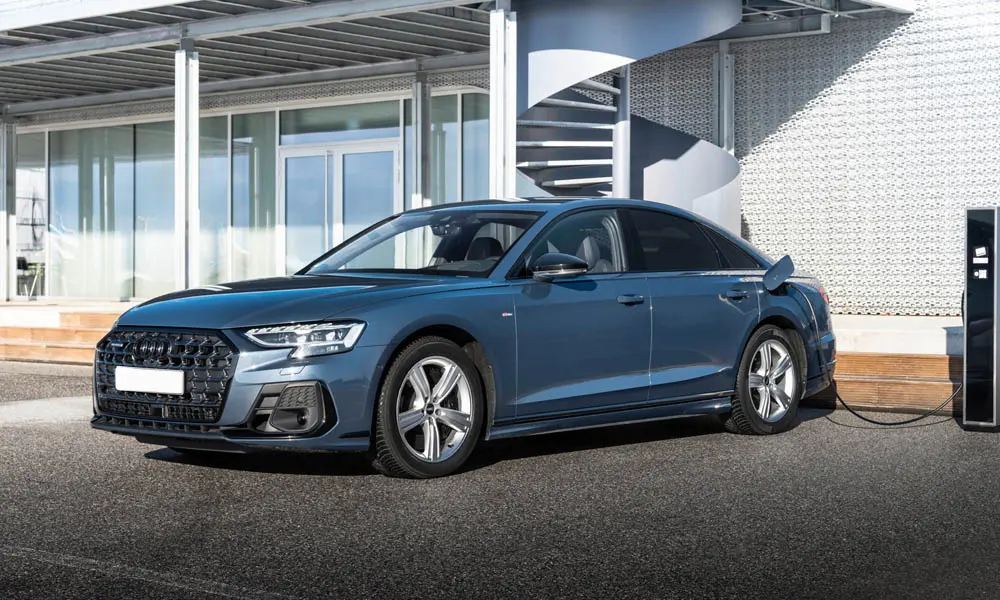 Фото Audi A8 (2024) — вид спереди, фото 6. Оптика, решётка и бампер — первое впечатление о модели Audi A8 (2024) — вид спереди, фото 6