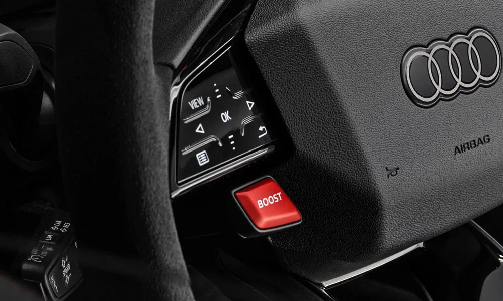 Фото Audi RS e-tron GT (2024) — интерьер, фото 4. Общий план салона: архитектура панели, консоль и кресла Audi RS e-tron GT (2024) — интерьер, фото 4