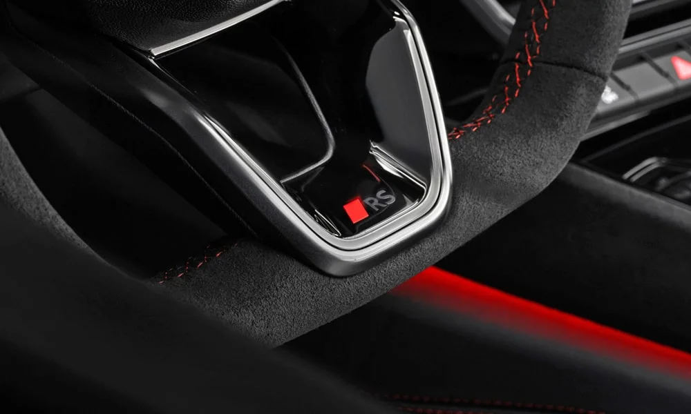 Фото Audi RS e-tron GT (2024) — интерьер, фото 5. Общий план салона: архитектура панели, консоль и кресла Audi RS e-tron GT (2024) — интерьер, фото 5
