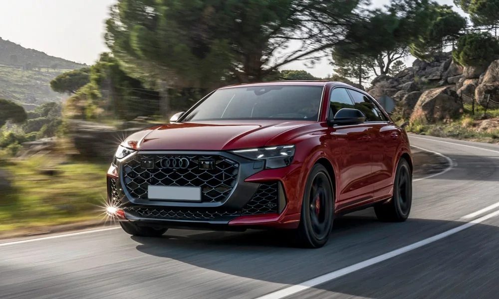 Фото Audi RS Q8 (2024) — вид спереди, фото 6. Оптика, решётка и бампер — первое впечатление о модели Audi RS Q8 (2024) — вид спереди, фото 6