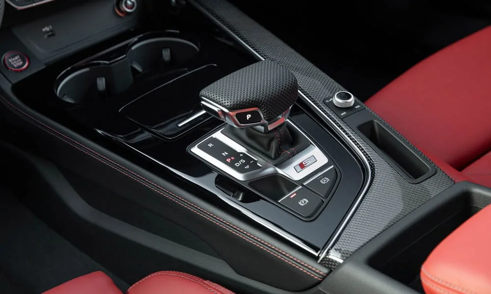 Фото Audi S4 — селектор коробки передач, фото 2. Селектор трансмиссии на центральной консоли Audi S4 — селектор коробки передач, фото 2