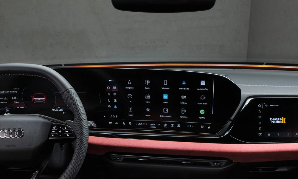 Фото Audi S5 Avant (2024) — экран мультимедиа. Интерфейс медиасистемы крупным планом. Быстрота отклика интерфейса важнее диагонали — оцените её на тест-драйве Audi S5 Avant (2024) — экран мультимедиа