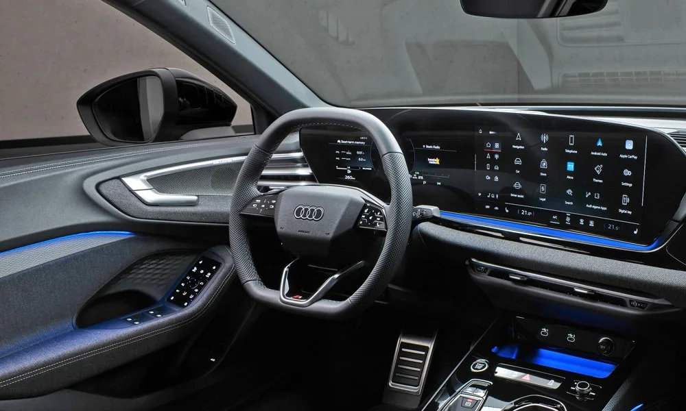 Фото Audi S5 Sportback (2024) — приборная панель. Экран приборов за рулём — вся ходовая информация перед глазами Audi S5 Sportback (2024) — приборная панель