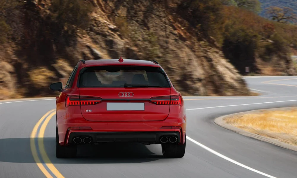 Фото Audi S6 Avant (2024) — вид сзади, фото 7. Графика фонарей, бампер и оформление пятой двери Audi S6 Avant (2024) — вид сзади, фото 7