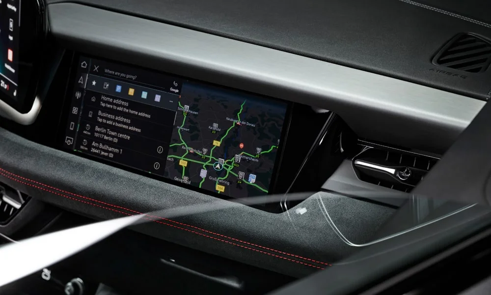 Фото Audi SQ6 e-tron (2024) — экран мультимедиа. Интерфейс медиасистемы крупным планом. Быстрота отклика интерфейса важнее диагонали — оцените её на тест-драйве Audi SQ6 e-tron (2024) — экран мультимедиа