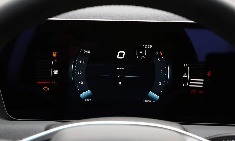 Фото BAIC U5 Plus (2023) — приборная панель. Экран приборов за рулём — вся ходовая информация перед глазами BAIC U5 Plus (2023) — приборная панель