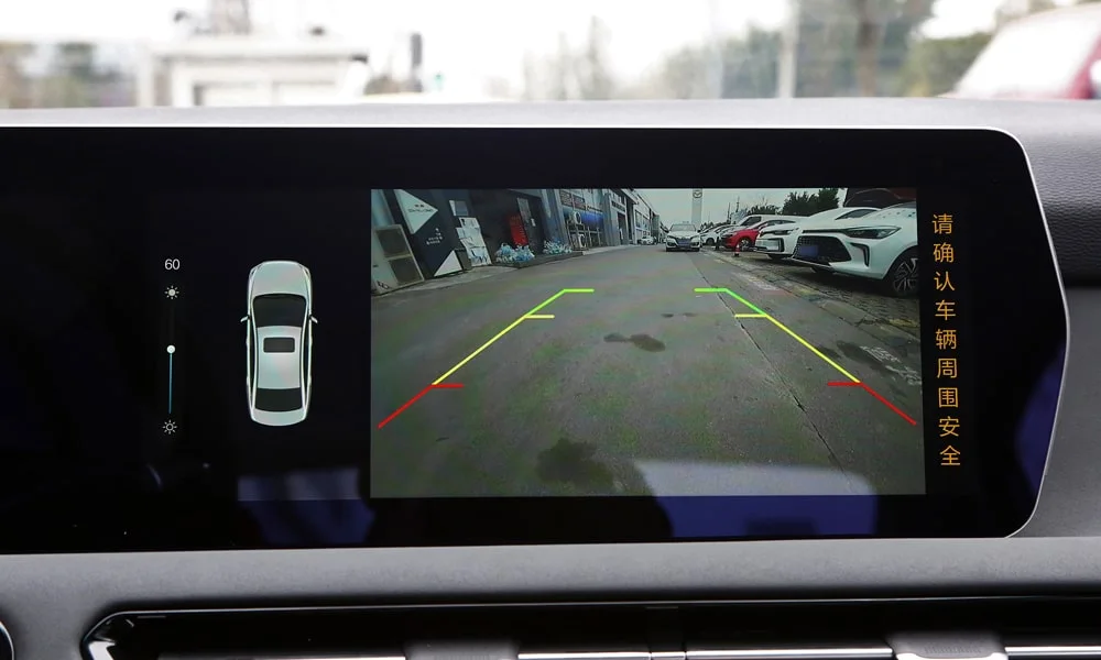 Фото BAIC U5 Plus (2023) — экран мультимедиа. Горизонтальный экран мультимедиа на передней панели. Быстрота отклика интерфейса важнее диагонали — оцените её на тест-драйве BAIC U5 Plus (2023) — экран мультимедиа