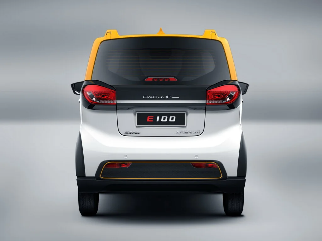 Baojun E100 (2021) — вид сзади, фото 2