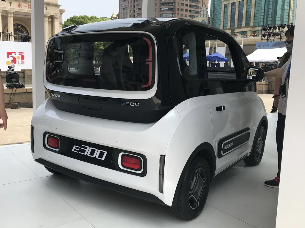 Baojun E300