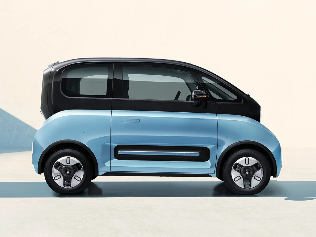 Baojun E300