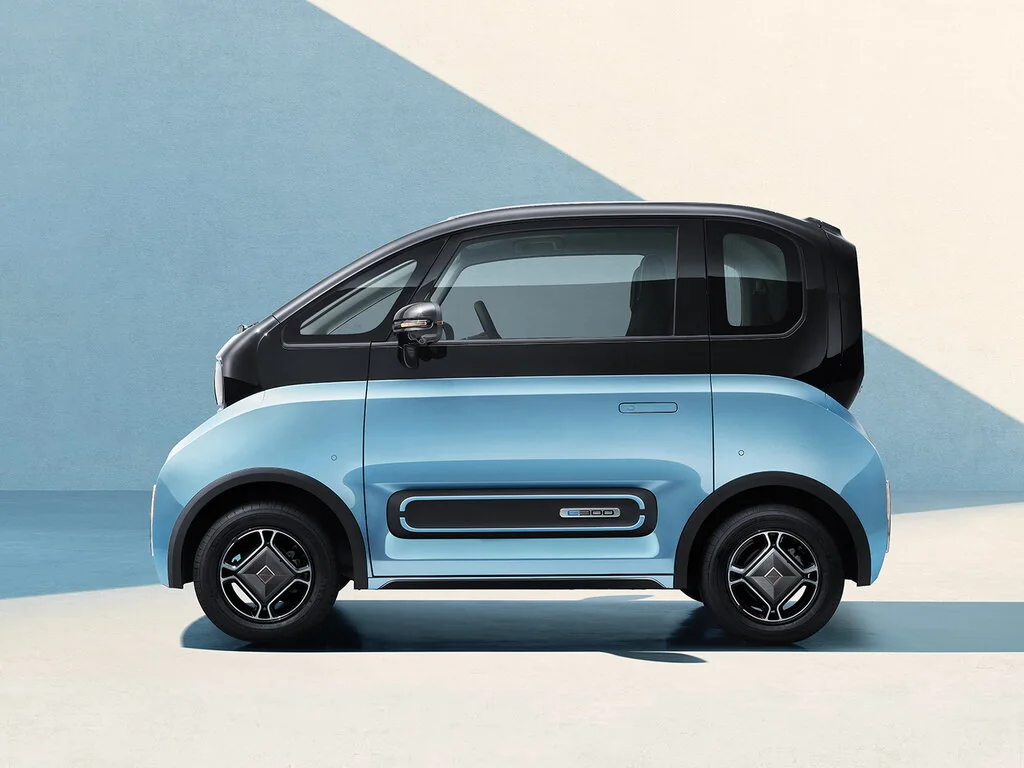 Baojun E300 (2021) — вид сбоку, фото 3
