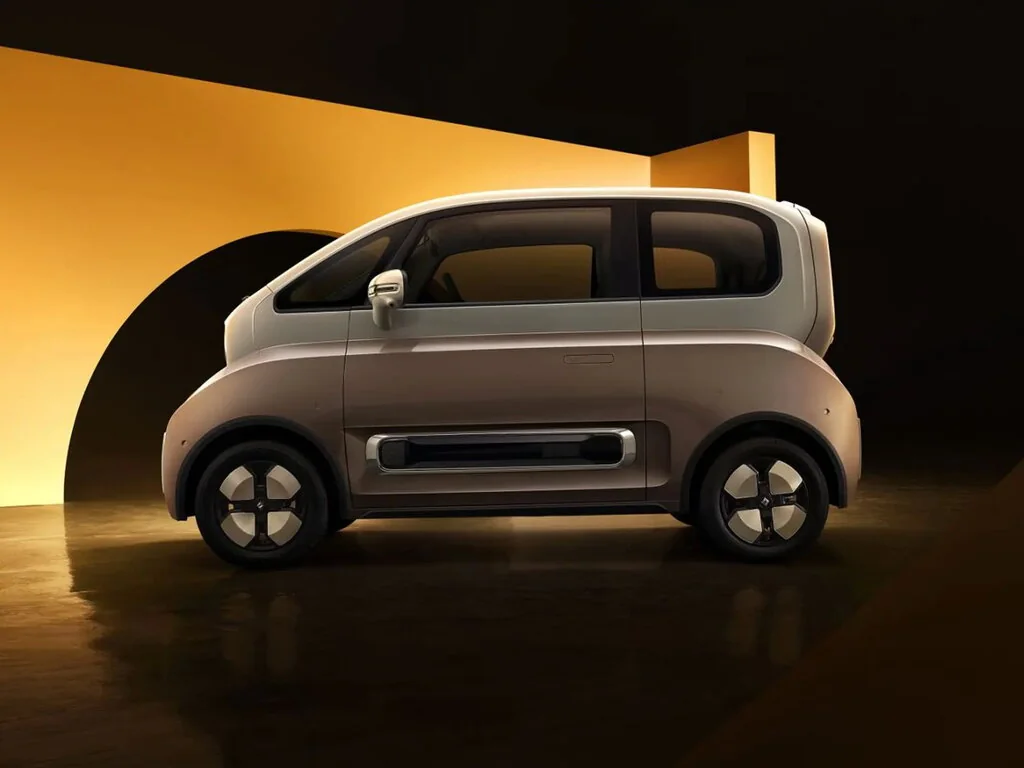 Фото Baojun KiWi EV (2022) — вид сбоку, фото 3. Профиль в движении: пропорции кузова на ходу Baojun KiWi EV (2022) — вид сбоку, фото 3