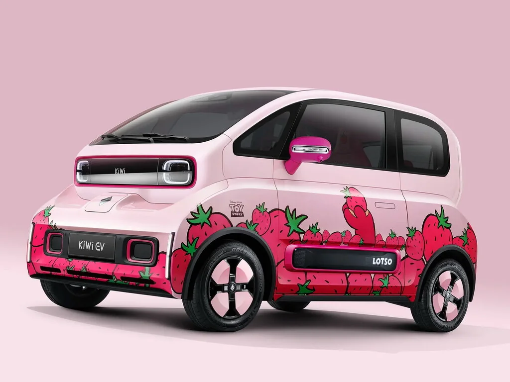 Фото Baojun KiWi EV (2022) — вид сбоку, фото 4. Профиль: длина кузова, линия крыши и посадка на колёсах Baojun KiWi EV (2022) — вид сбоку, фото 4
