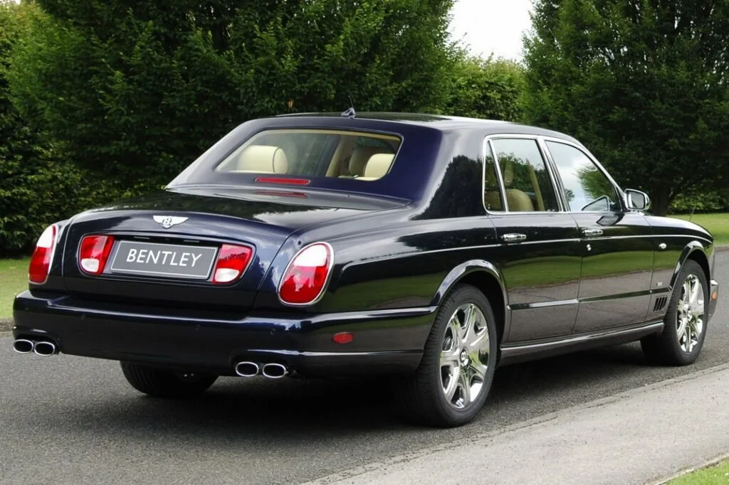 Фото Bentley Arnage (2009) — внешний вид, фото 7. Кузов снаружи: пропорции и линии Bentley Arnage (2009) — внешний вид, фото 7