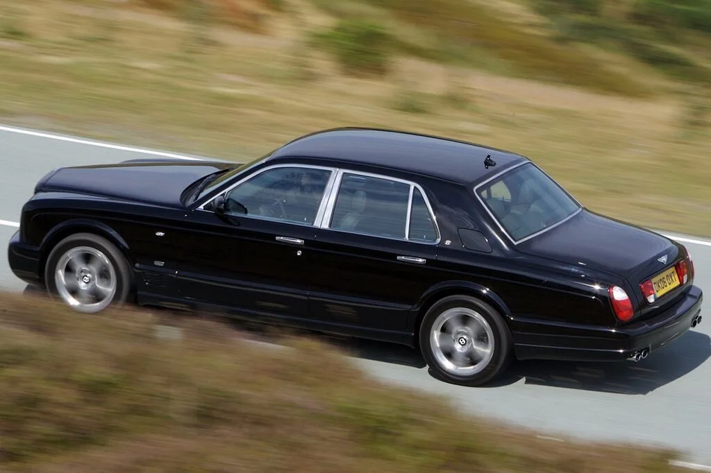 Фото Bentley Arnage (2009) — вид сбоку, фото 5. Вид сбоку целиком: колёсная база и размер арок Bentley Arnage (2009) — вид сбоку, фото 5