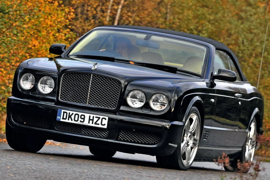 Фото Bentley Azure (2010) — внешний вид, фото 4. Общий вид машины снаружи Bentley Azure (2010) — внешний вид, фото 4