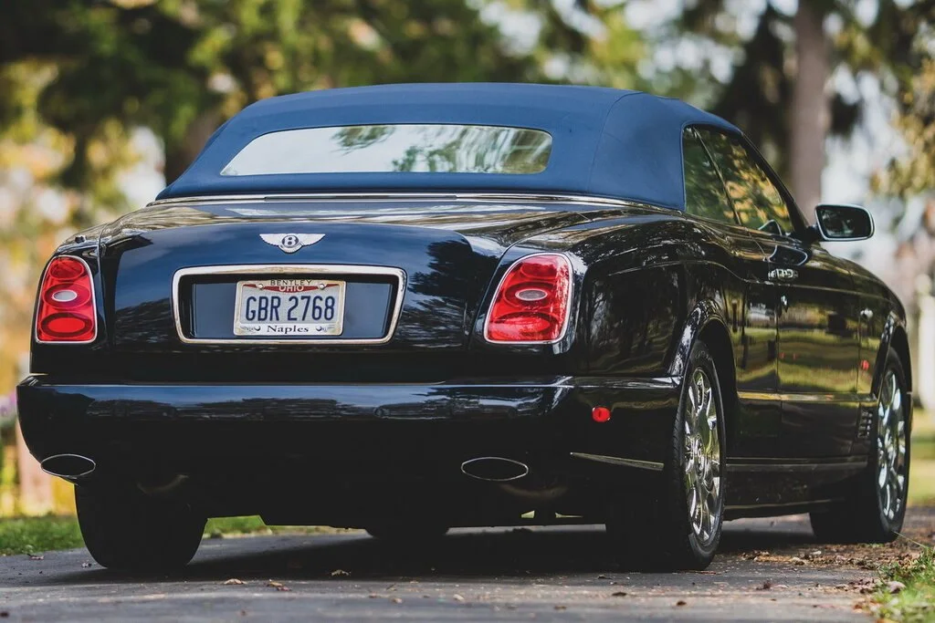 Bentley Azure (2010) — вид сзади