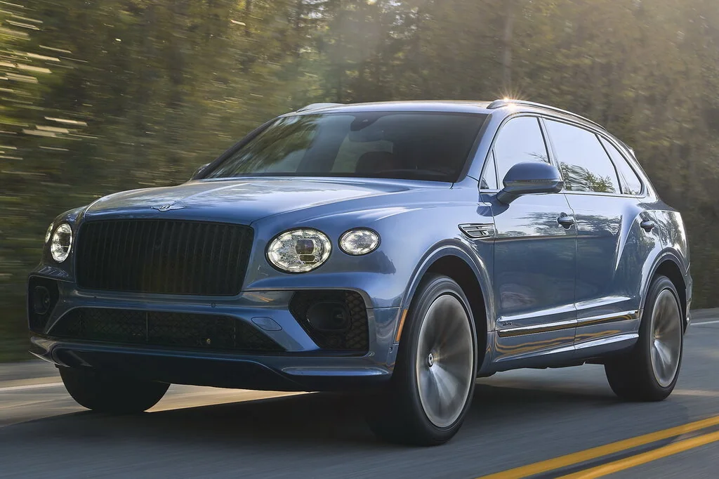 Bentley Bentayga (2022) — вид спереди, фото 5