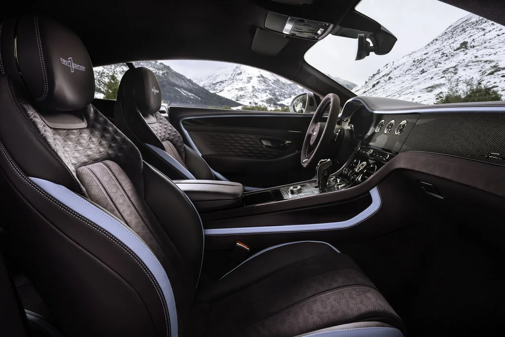 Фото Bentley Continental GT (2024) — интерьер, фото 6. Обзор салона: отделка, стыки панелей и рабочее место водителя Bentley Continental GT (2024) — интерьер, фото 6