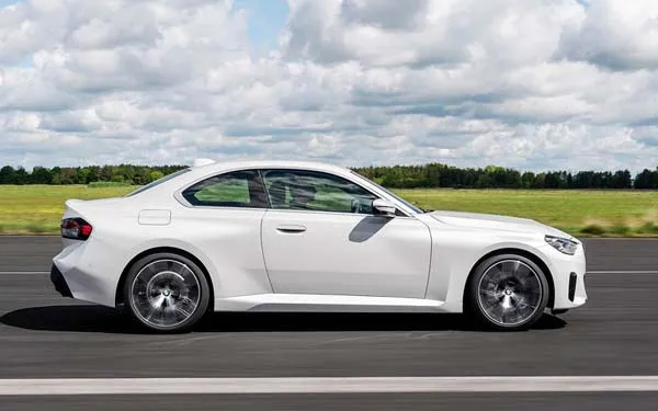 BMW 2 серии 2016-2021 — вид сбоку