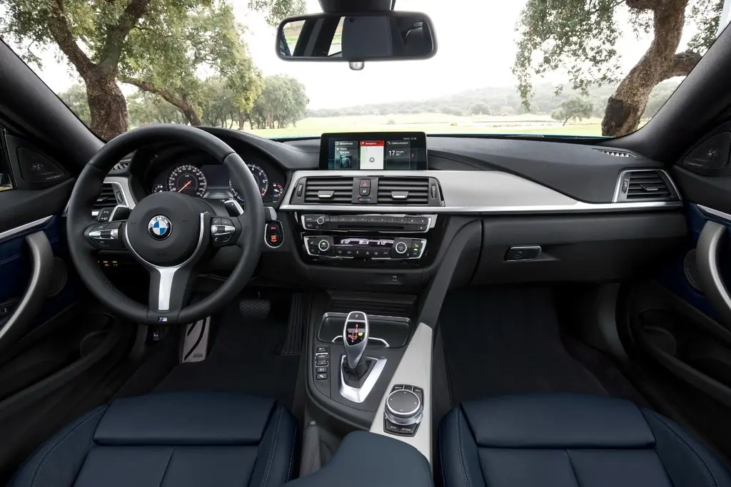 BMW 4 серии Кабриолет 2017-2024: салон. BMW 4 серии Кабриолет 2017-2024 — салон