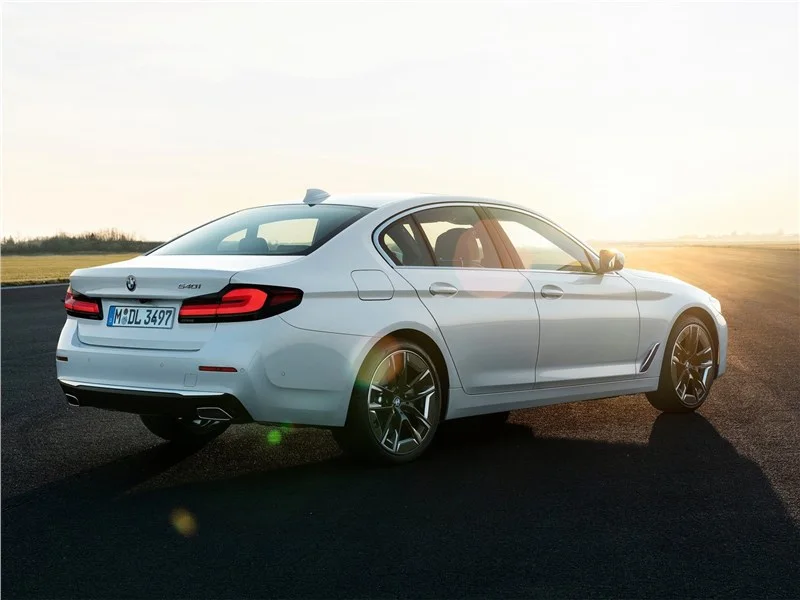 BMW 5 серии Touring 2017-2023 — вид сзади